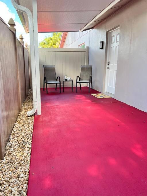 Grey Novo Studio + Free-Parking&Wifi Tampa Extérieur photo
